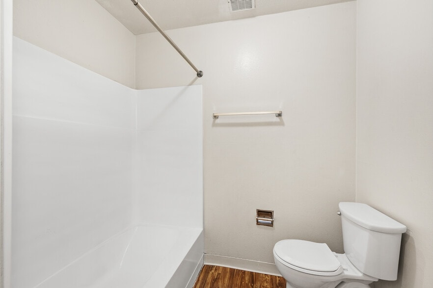 More Photos Of 8025 Beverly Dr, Rohnert Park Apartments For Sale