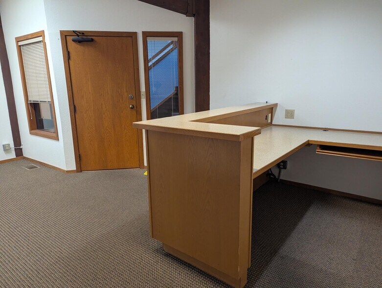 More Photos Of 14777 NE 40th St, Bellevue Office For Lease