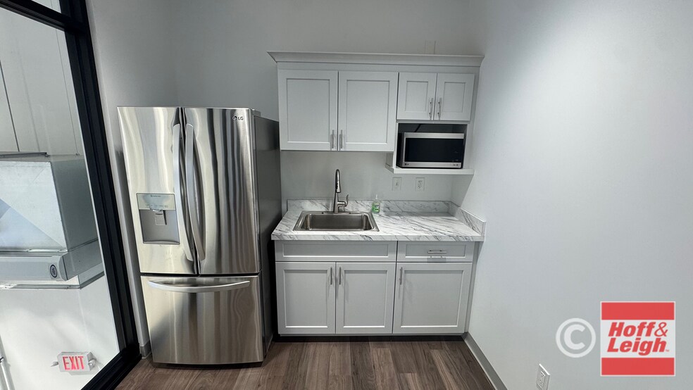 More Photos Of 402 S Elmwood Ave, Medina General Retail For Sale