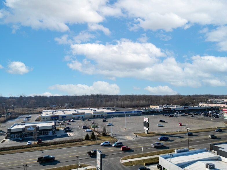 More Photos Of 4025-4141 24th Ave, Fort Gratiot Freestanding For Lease