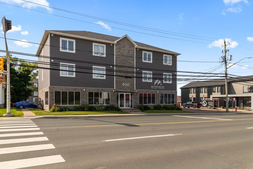 Primary Photo Of 400 Champlain St, Dieppe Office For Lease