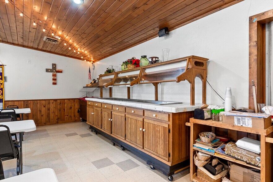 More Photos Of 211 N Maple Ave, Oconto Falls Restaurant For Sale