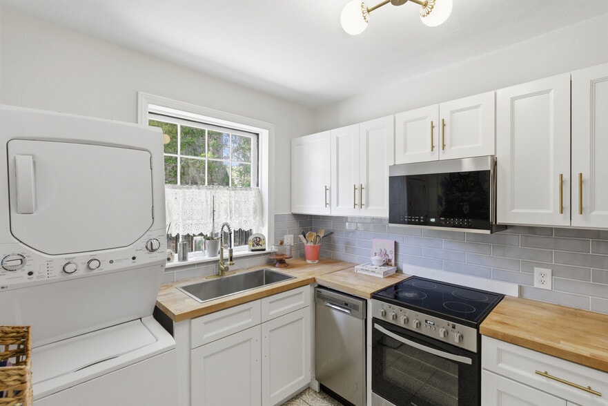 More Photos Of 3411 Bull St, Savannah Apartments For Sale