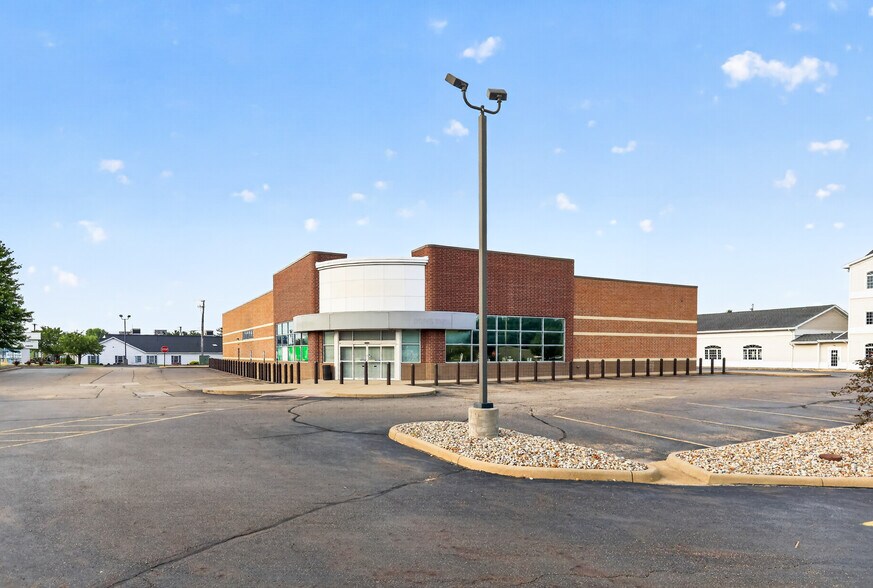 More Photos Of 14941 South Ave, Columbiana General Retail For Sale