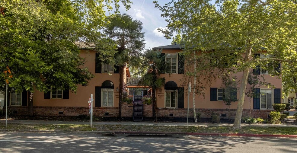 More Photos Of 2323-2325 H St, Sacramento Apartments For Sale