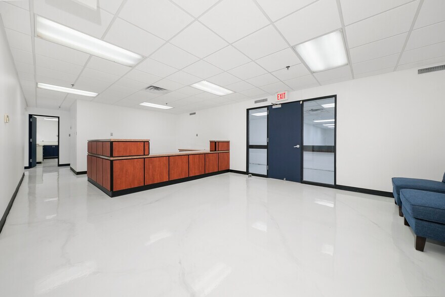 More Photos Of 9050 W 81st St, Justice Medical For Lease