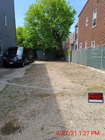 Primary Photo Of 400 Linwood St, Brooklyn Land For Sale