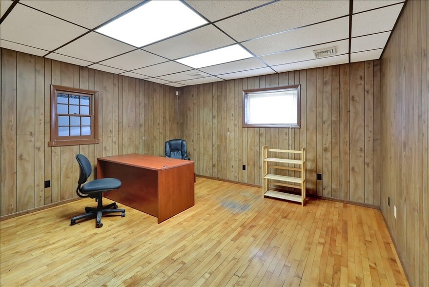 More Photos Of 345 N Main St, Bernville Industrial For Sale