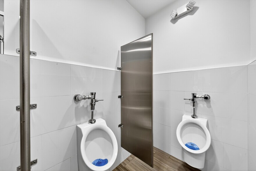 More Photos Of 7630 Biscayne Blvd, Miami Office For Lease