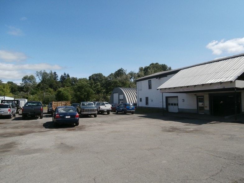 More Photos Of 19 Summer St, Dover-Foxcroft Auto Dealership For Sale