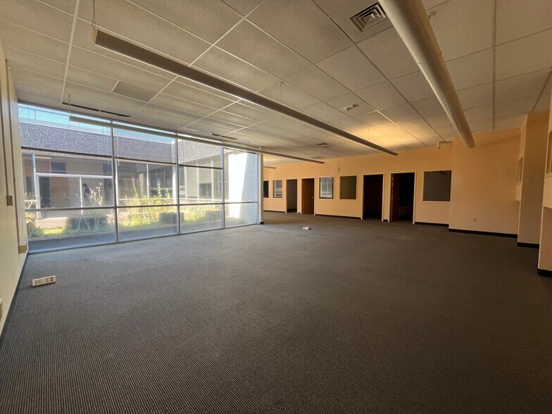 More Photos Of 99 E Broadway, Eugene Office For Sale