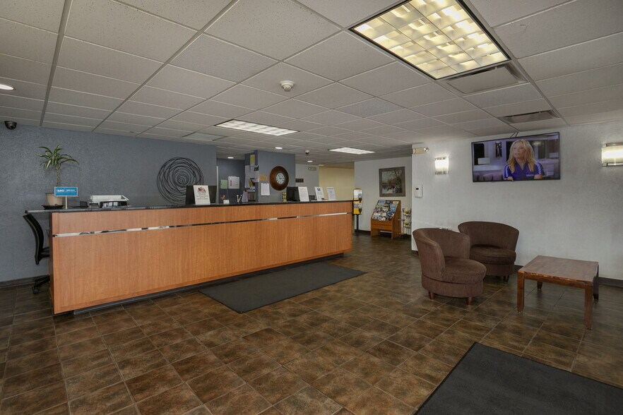More Photos Of 435 16th Ave NW, Rochester Hotel For Sale
