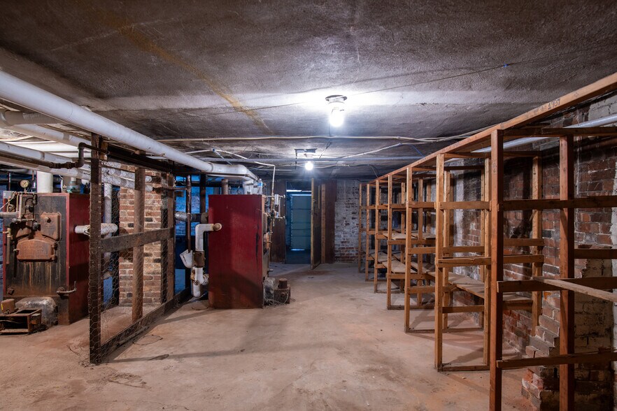 More Photos Of 69 Winter St, Springfield Apartments For Sale