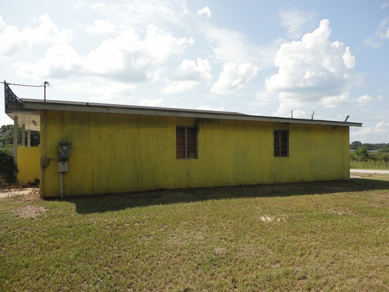 More Photos Of 1399 Highway 38 W, Latta Specialty For Sale