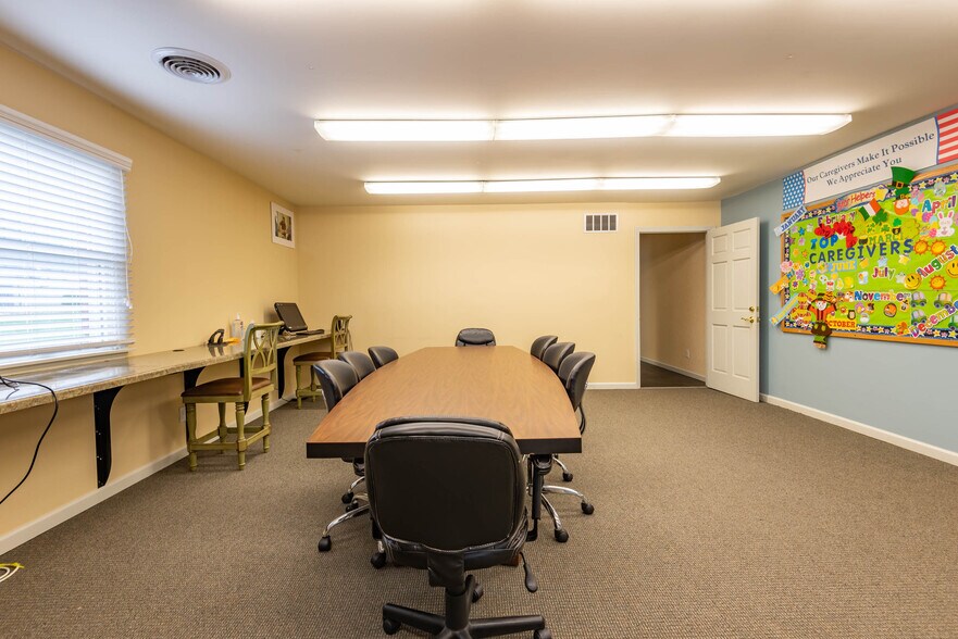 More Photos Of 4101 E 3rd St, Bloomington Office For Lease