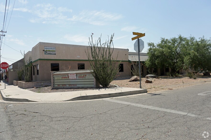 More Photos Of 21885 Outer Hwy 18, Apple Valley Storefront Retail Office For Lease