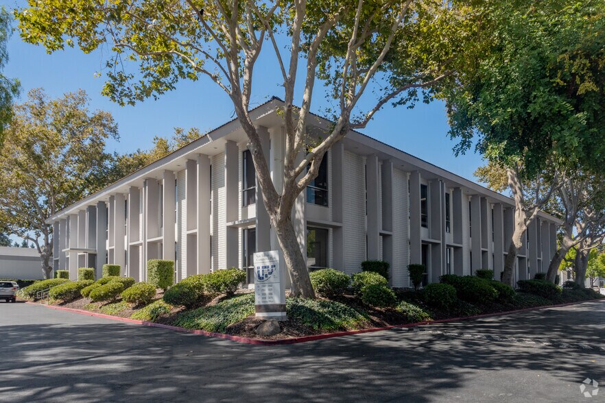 More Photos Of 2910-2960 Scott Blvd, Santa Clara Unknown For Lease