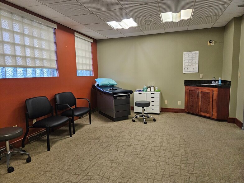 More Photos Of 2416 Pennsylvania Ave, Weirton Medical For Lease