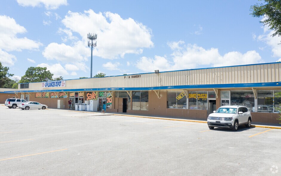 More Photos Of 5907-5933 Merrill Rd, Jacksonville Unknown For Lease