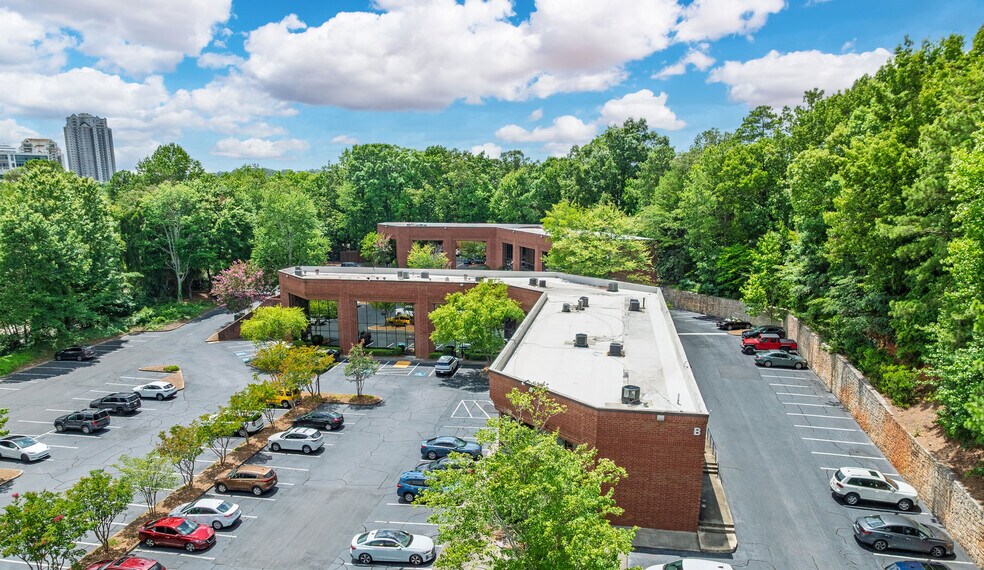 More Photos Of 6160 Peachtree Dunwoody Rd NE, Atlanta Office For Sale