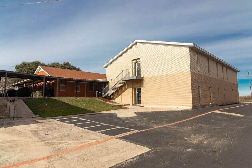 More Photos Of 906 Trimmier Rd, Killeen Religious Facility For Sale