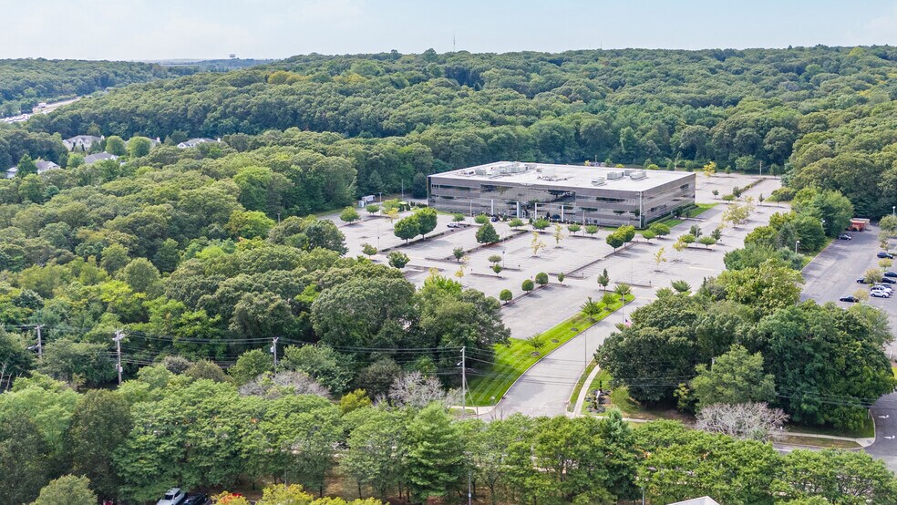 More Photos Of 1307 Walt Whitman Rd, Melville Office For Sale