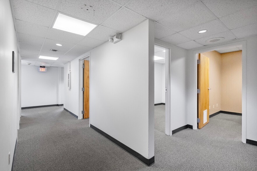 More Photos Of 421 S Beckham Ave, Tyler Medical For Lease