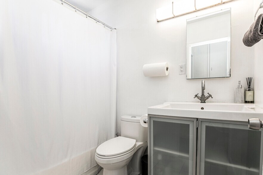 More Photos Of 343 Concord St, Glendale Apartments For Sale