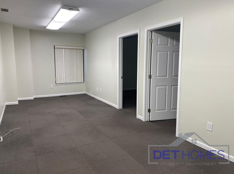 More Photos Of 17200 W 10 Mile Rd, Southfield Office For Lease