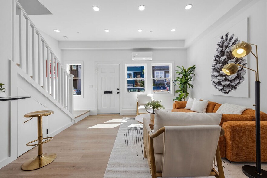 More Photos Of 2730 23rd St, San Francisco Showroom For Sale