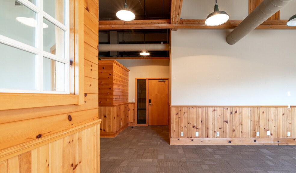More Photos Of 805 SW Industrial Way, Bend Loft Creative Space For Lease