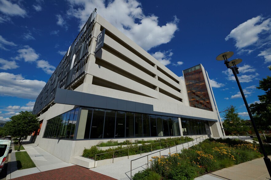 Primary Photo Of 1250 Intrepid Ave, Philadelphia Parking Garage For Lease