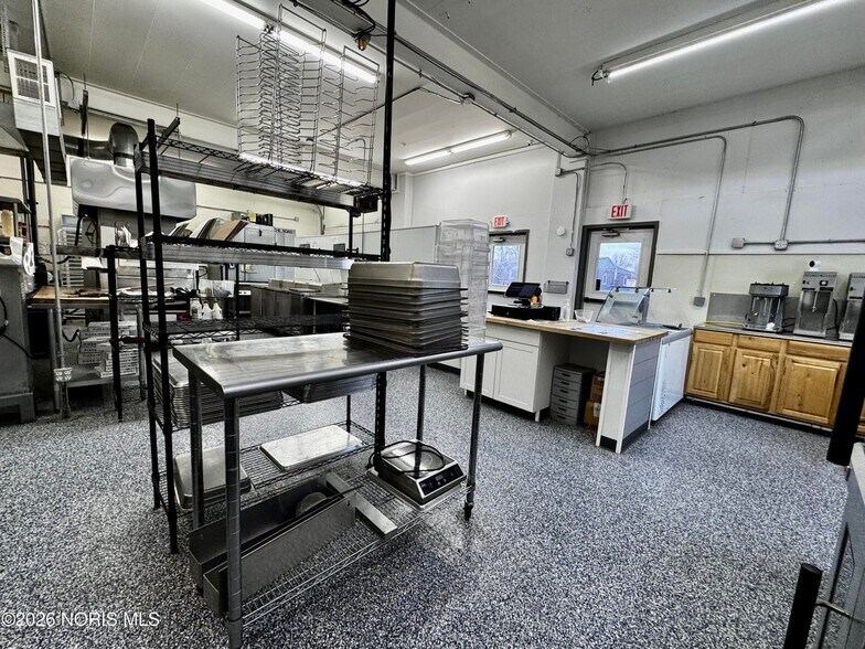 More Photos Of 301 S Defiance St, Stryker Auto Repair For Sale