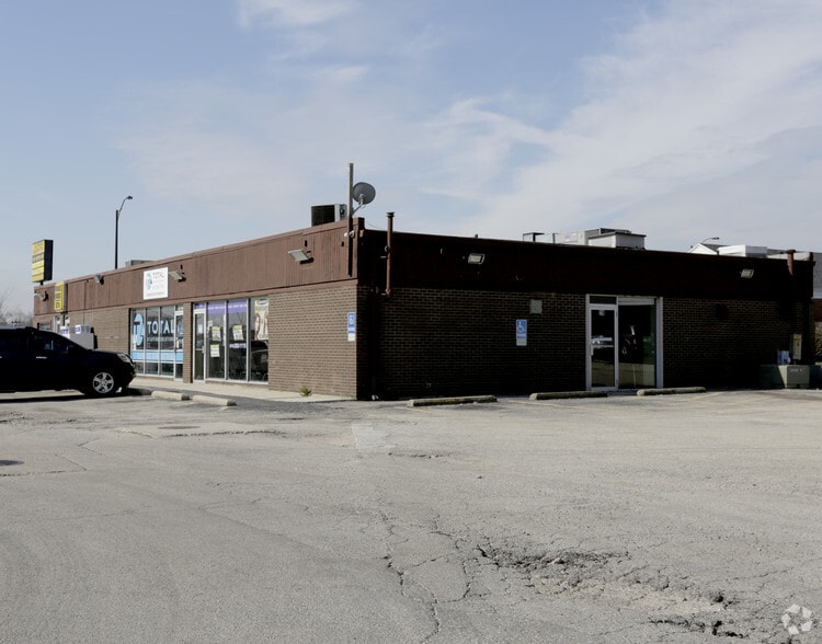 More Photos Of 22-28 Phelps Ave, Romeoville General Retail For Lease