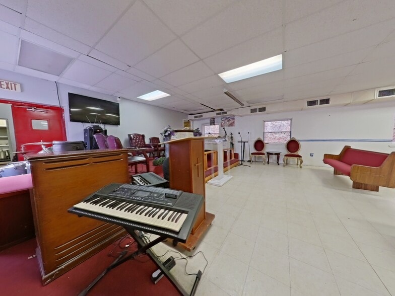 More Photos Of 3914 N 6th St, Philadelphia Religious Facility For Sale