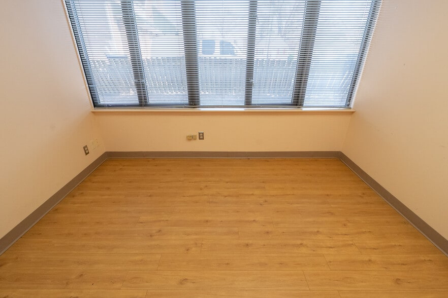 More Photos Of 622 Georges Rd, North Brunswick Medical For Sale