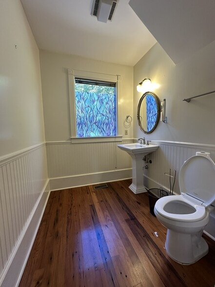 More Photos Of 93 Church St, Asheville Office For Lease