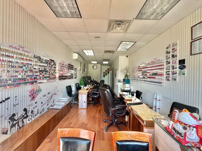 More Photos Of 1267 Forest Ave, Staten Island Storefront Retail Office For Lease