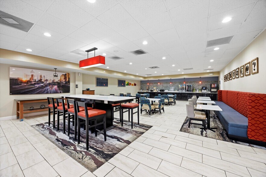 More Photos Of 2106 Chattanooga Rd, Dalton Hotel For Sale