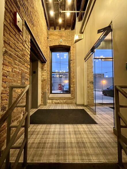 More Photos Of 1525 W Homer St, Chicago Loft Creative Space For Sale