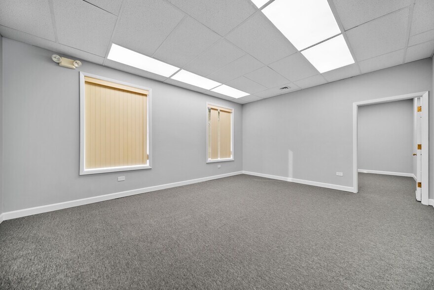More Photos Of 211 W Chicago Ave, Hinsdale Office For Sale
