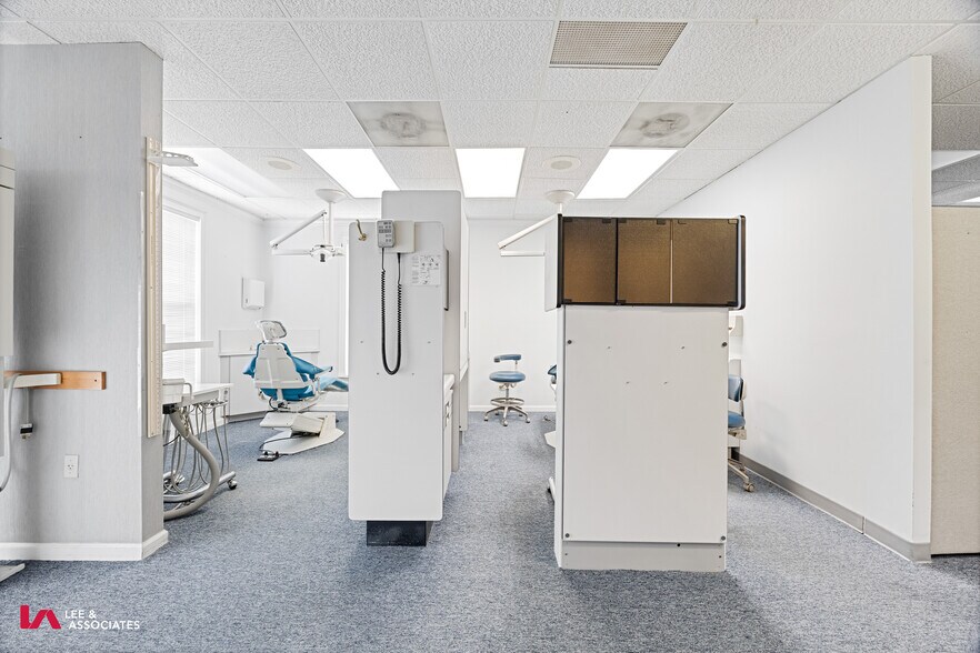 More Photos Of 1776 Old Spring House Ln, Dunwoody Medical For Lease