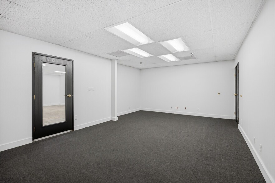 More Photos Of 12224 Montague St, Pacoima Distribution For Lease