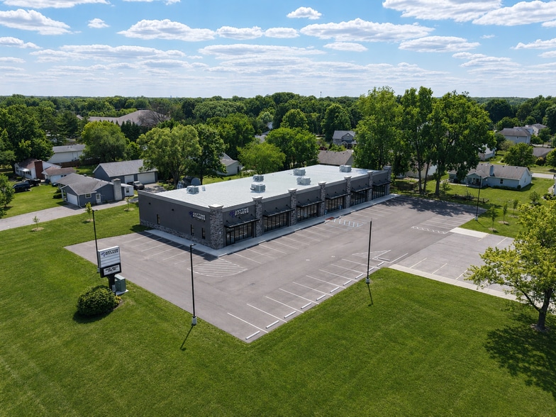 More Photos Of 13800 Amstutz Road Rd, Leo Storefront Retail Office For Lease
