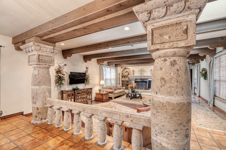 More Photos Of 505 Gilchrist Ln, Del Rio Specialty For Sale