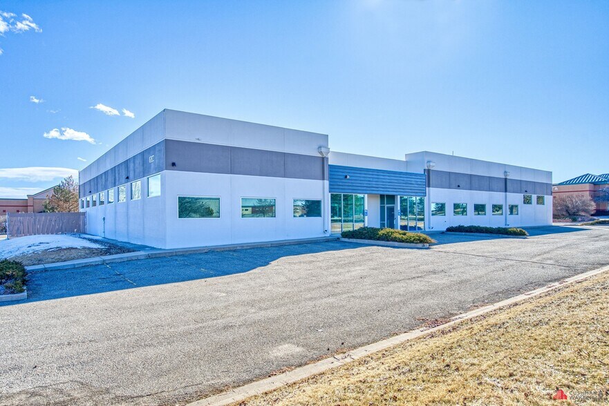 More Photos Of 1530 Vista View Dr, Longmont Warehouse For Lease