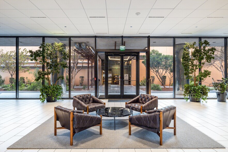 More Photos Of 1701 Directors Blvd, Austin Office For Lease