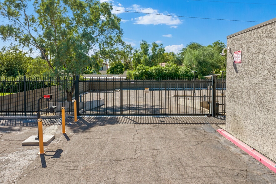 More Photos Of 2345 W Glendale Ave, Phoenix Medical For Lease