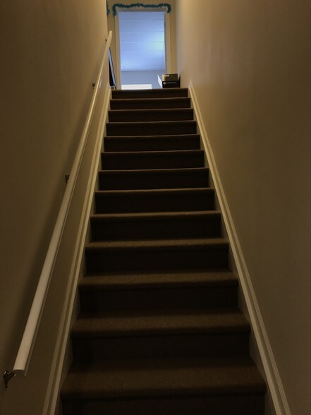 More Photos Of 30-40 E Main St, Bay Shore Storefront Retail Office For Lease