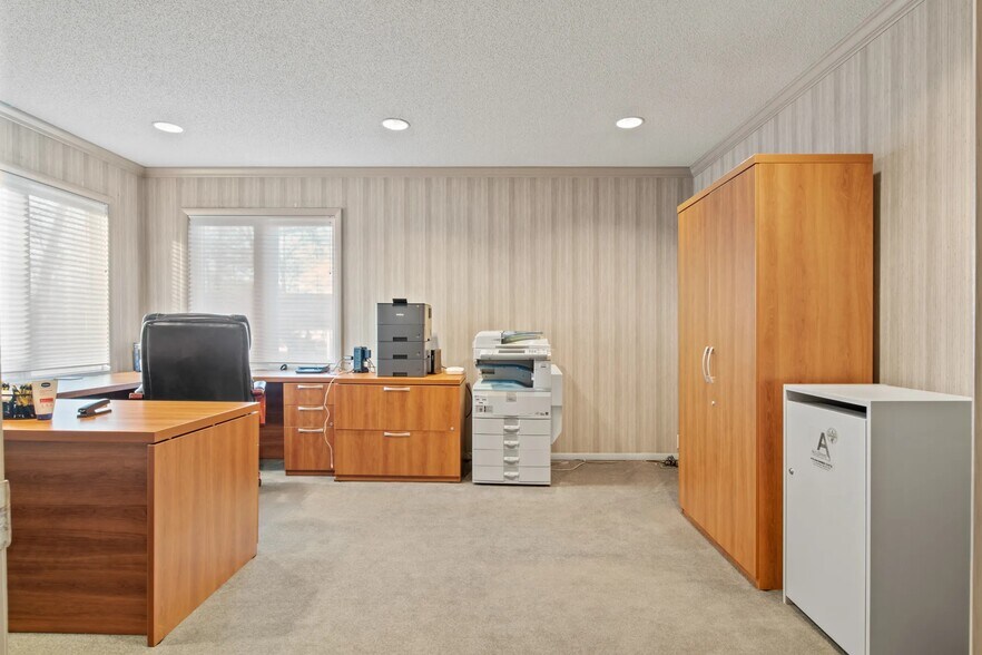 More Photos Of 6635 W Central Ave, Toledo Office For Lease